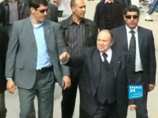Bouteflika fait campagne en Kabylie
