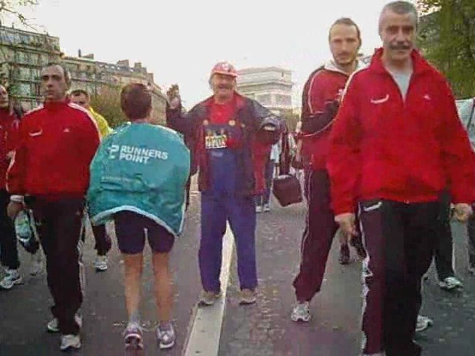 Marathon de Paris 2009 avec super mario et s p vélo 1 è part