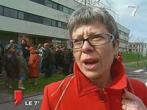 Saint-Herblain : Les employées des 3 Suisses dans la rue!