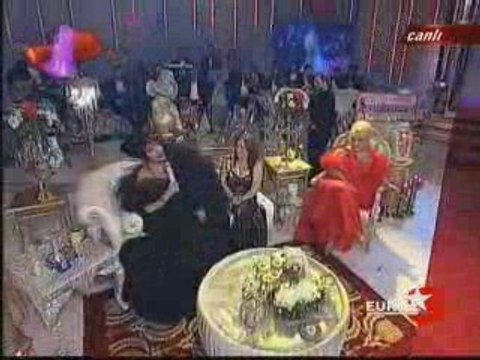 Bülent Ersoy - Şikayetim Var Canli Performans