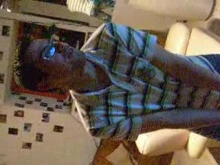 olivier vous montre comment jouer a la wii .......