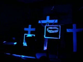 Pourquoi? en lumière noire