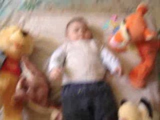 kylian avec ses peluche