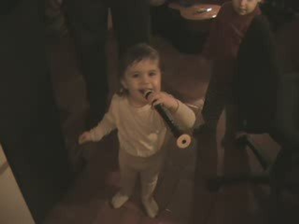 valentin fait de la flûte