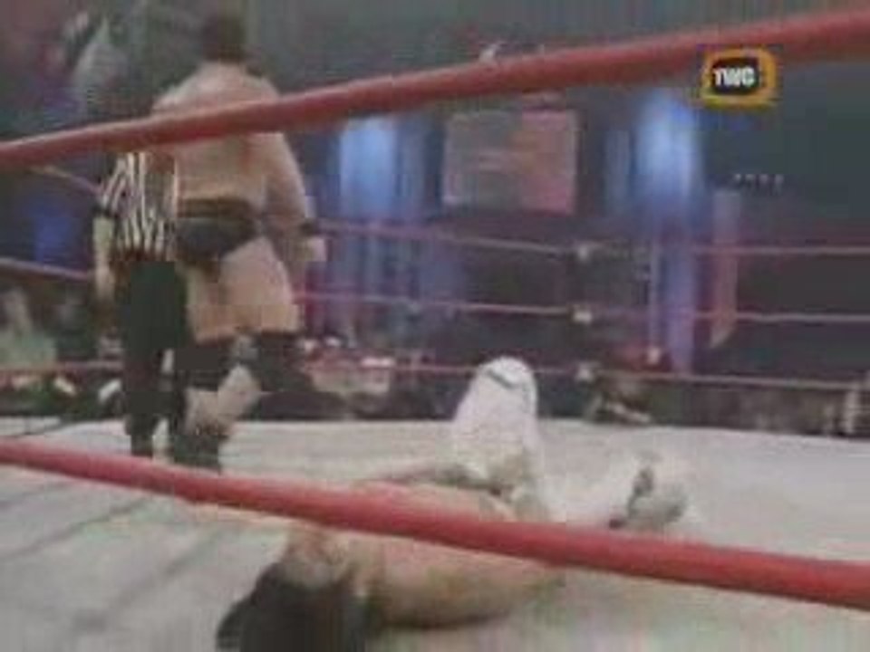 Roderick Strong VS  Hiroshi Tanahashi