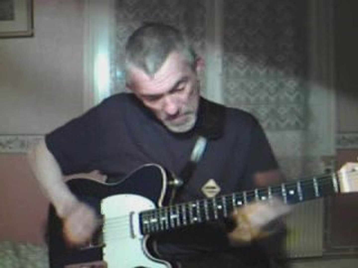 FreeChet à la guitare par Didier Frichet - Dailymotion