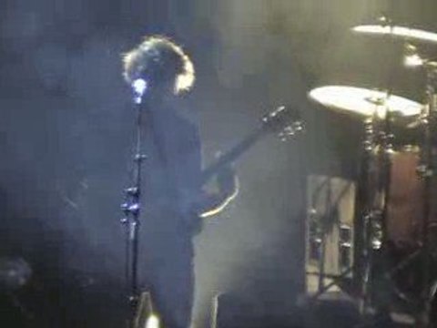 DEBOUT SUR LE ZINC : Rester debout