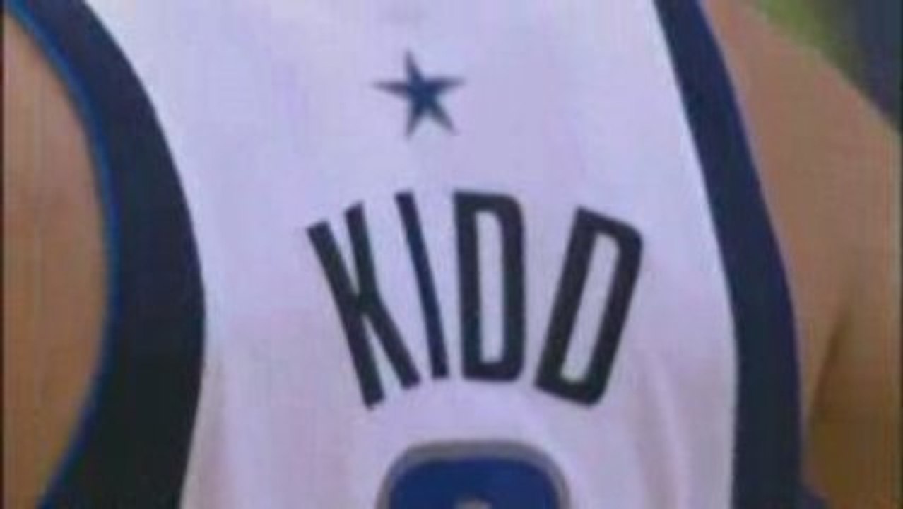 Jason Kidd goes for 20 Assists against the Phoenix Suns.
