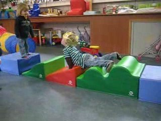 Lucas en Eva aan het spelen