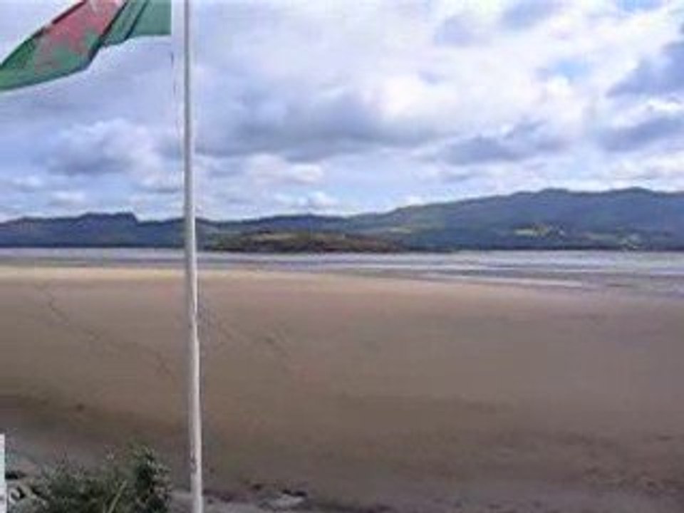 PORTMEIRION (CYMRU-Pays de Galles)-Prés de l'estuaire