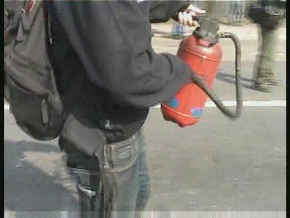 Strasbourg, manif anti OTAN : lacrymogènes en tir tendu