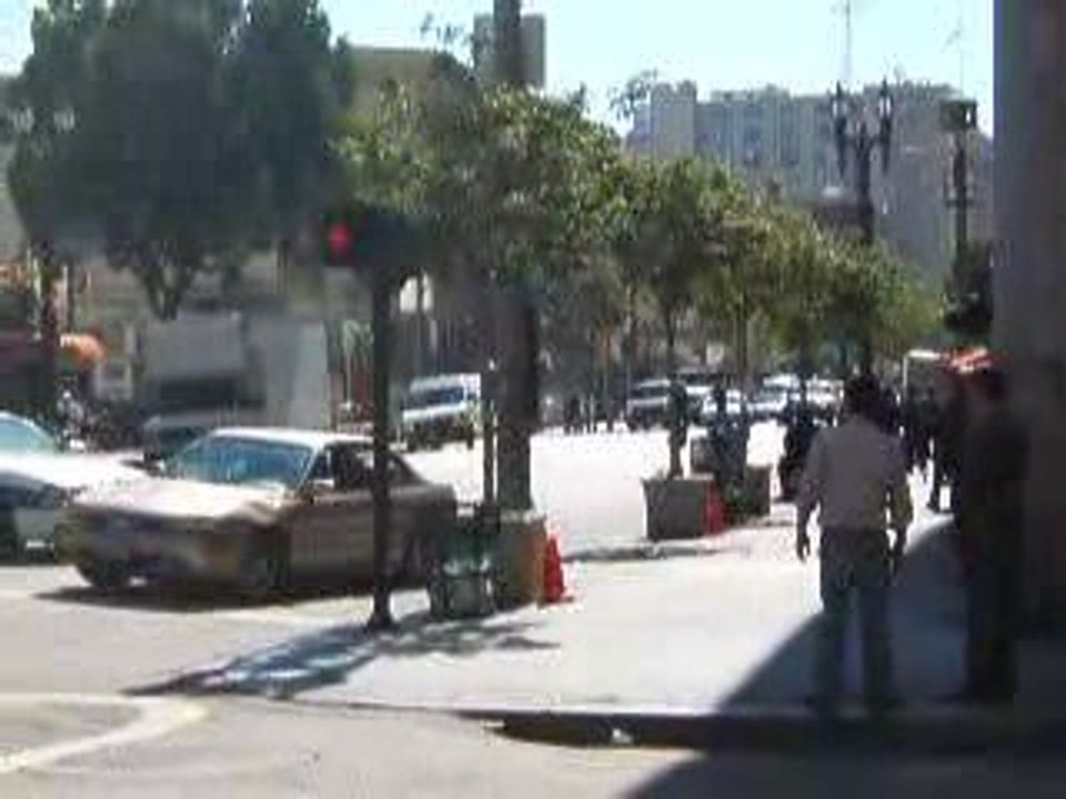 Braquage-banque-flic-stupide