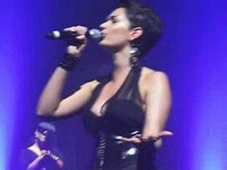 sheryfa luna à l'olympia [07.04.09] "Grandir avec toi"