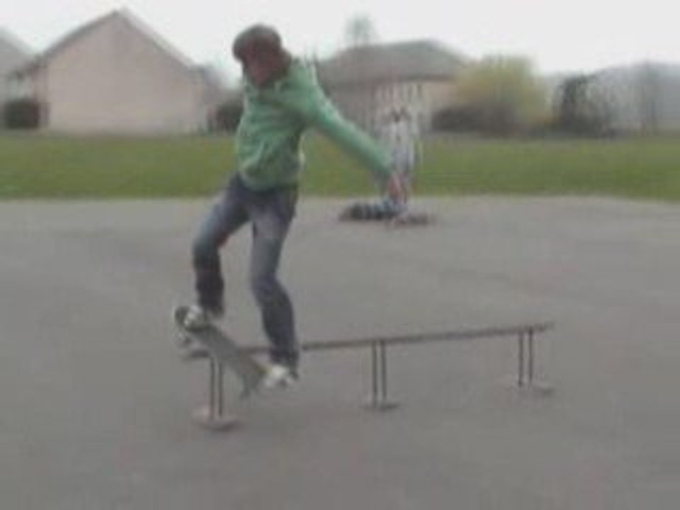 PRELUDE CONTEST AMICAL "ROUL'AVENUE"ROLLER SKATE PARC