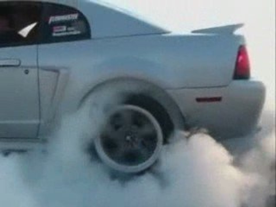 Burn incroyable en ford mustang
