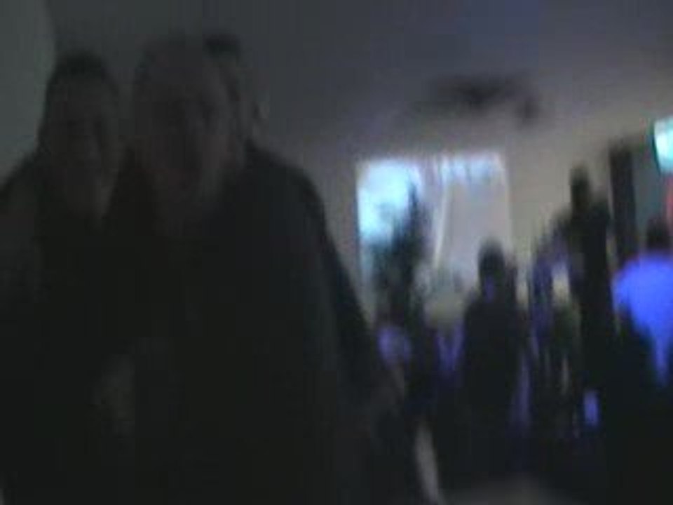 MOV04A