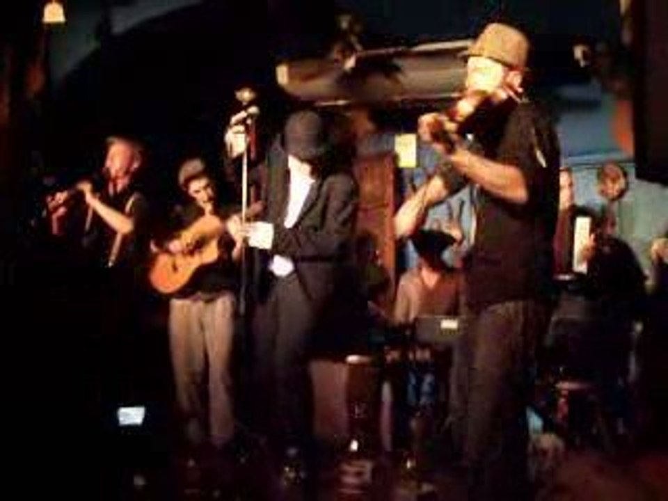 Le Bal des Trépassés : Léo