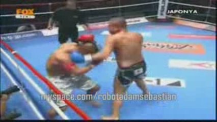 Gökhan SAKİ vs. Keijiro MAEDA (04.04.09) - Raund - 4 Fox Tv
