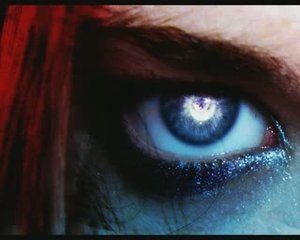 Regarde dans les yeux