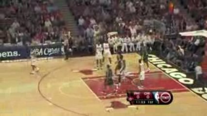 NBA Samuel Dalembert Bock this shot back to the fans.