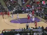 Gerald Wallace Throws Down an Alley-oop Slam