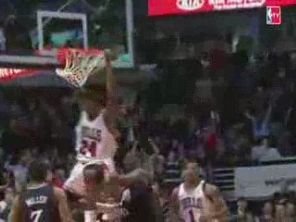 Tyrus Thomas with the Huge Follow to Tie the Game