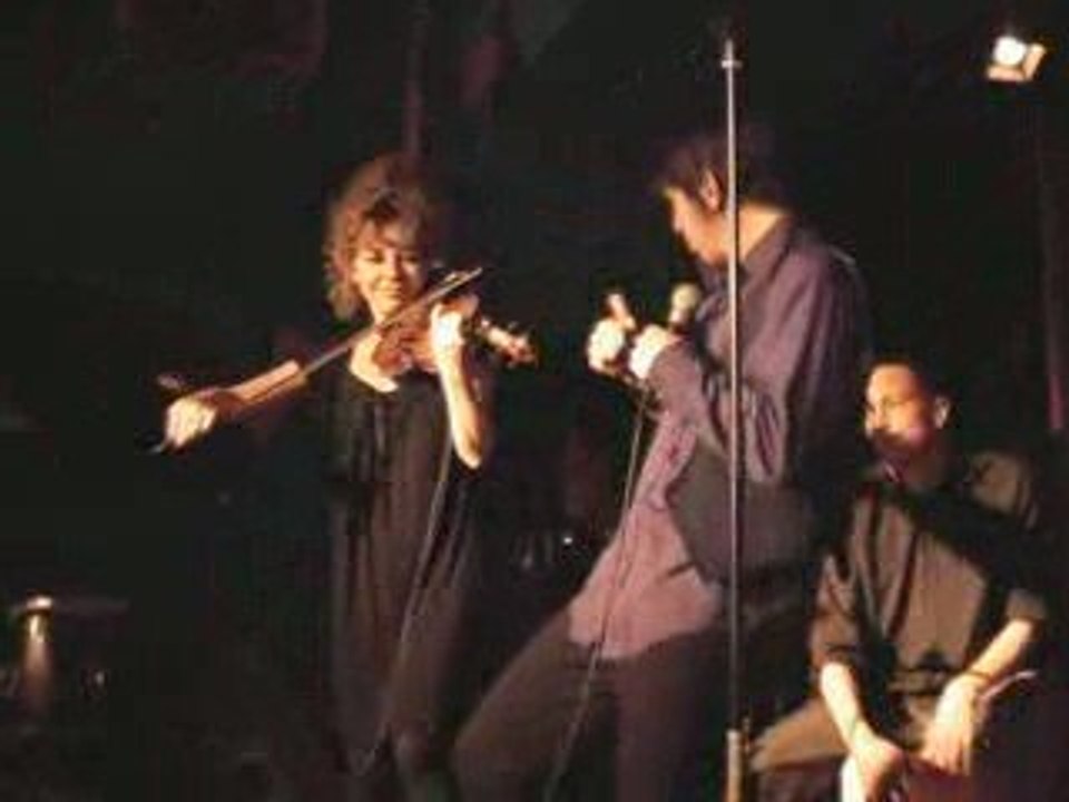 MIVA BOÏKA : Le Bal des Baleines sur la Péniche El Alamein