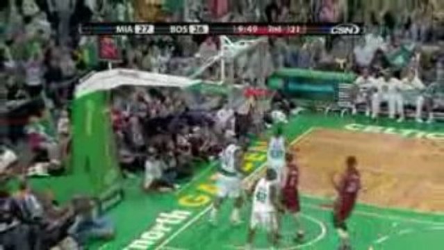 NBA Glen Davis steals the ball. He finishes with an easy sla