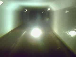 zwarte doos in tunneltje