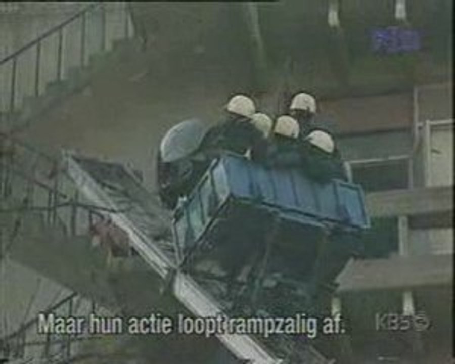 FUNNY - Cops Falling