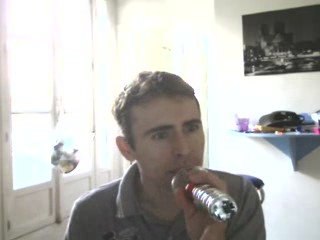 Wiwi égratigne "Roses are red"