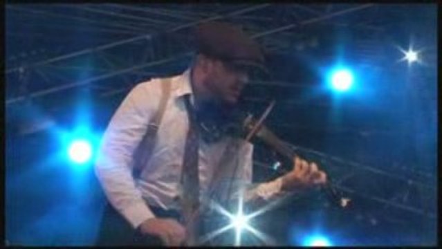 Caravan palace au Garorock 2009