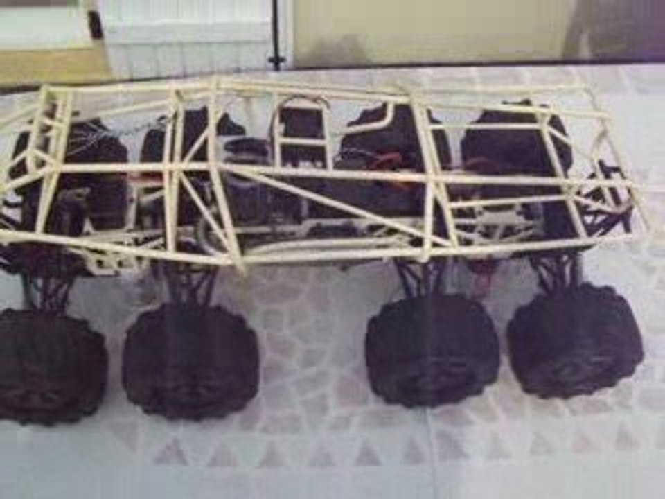 Savage 8X8X8 essais direction 2