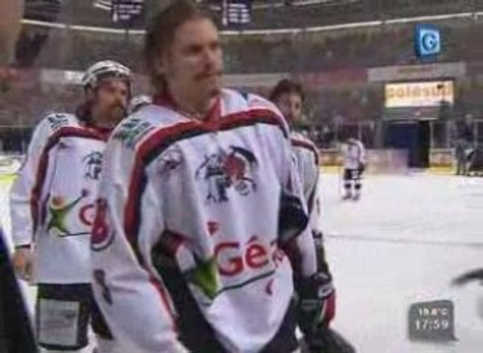 Fin de match sacre des Bruleurs de loups ligue magnus 08-09