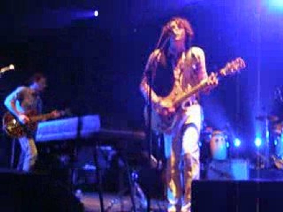 Tahiti 80 - Here comes (live)