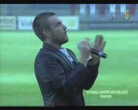 Murat Dalkiliç - Polis Günü Konser Performans ( Nisan 2009 )