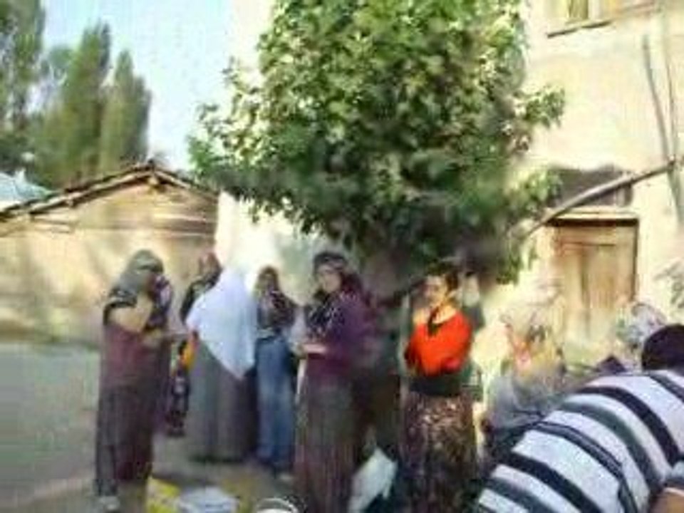 bilecik ili gölpazarı ilçesi kümbet köyü asker töreni