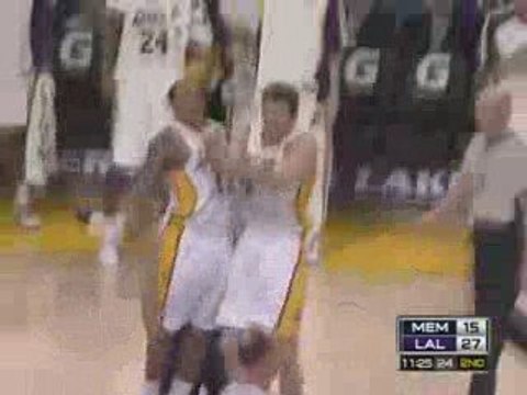 Luke Walton pass for Shannon Brown Slam