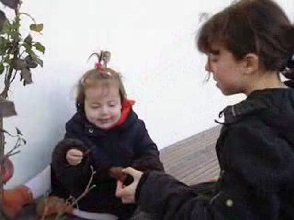 Avec sa cousine Clemence