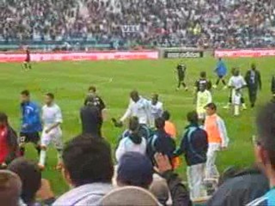 Sortie des joueurs & interview de Taiwo