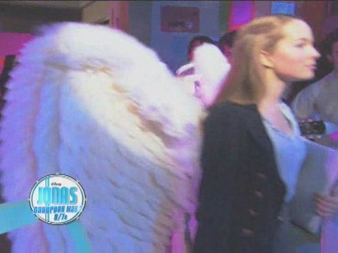 Jonas Brothers TV show Sneak Peek 2 !