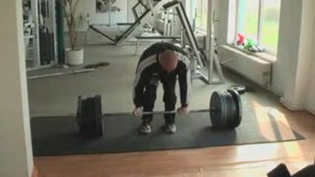 300 Kg (661 lbs) deadlift raw @ 84,5 Kg (186 lbs) bodyweight