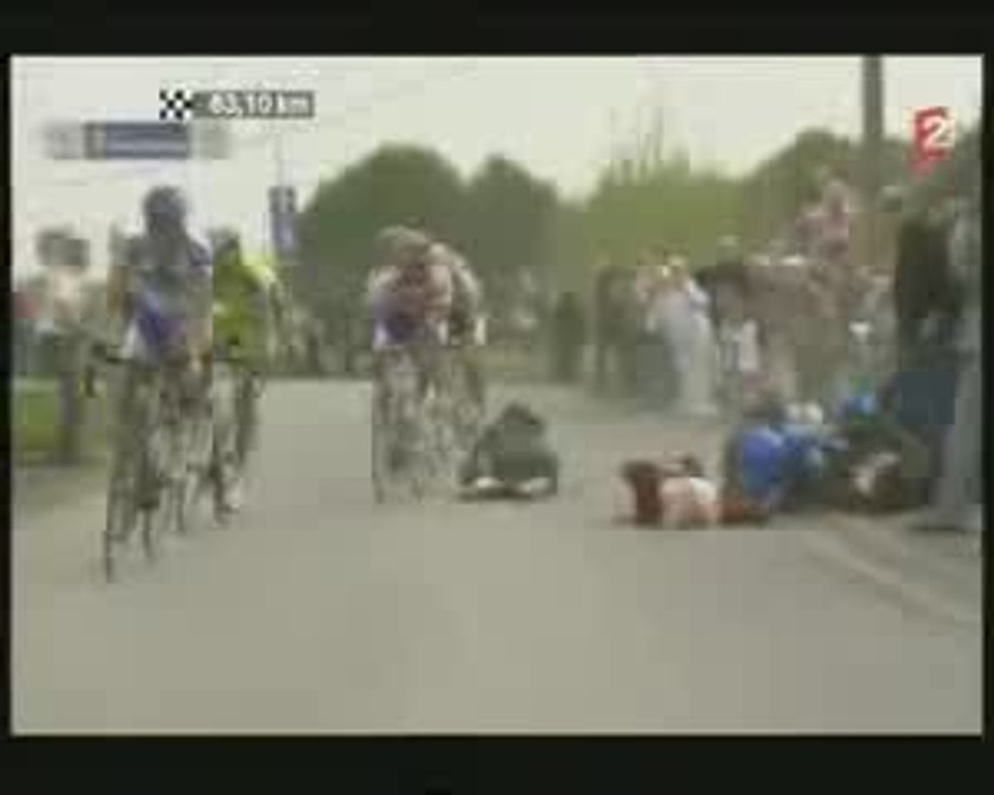 Accident moto paris roubaix