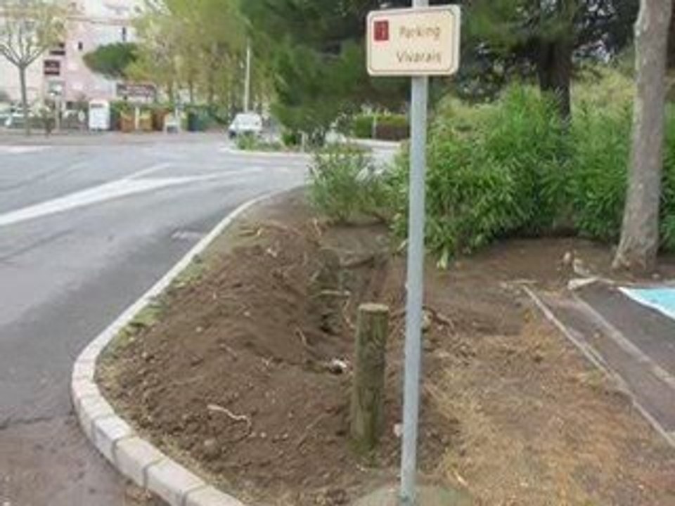 CAP D'AGDE - 2009 -  Les images brutes des parkings...bientôt payants