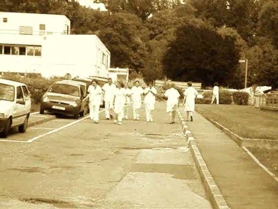 benoît bizarre à l'hôpital  (dub)