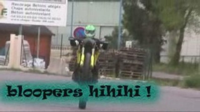 Petits wheelings et mini stoppies en DR-Z