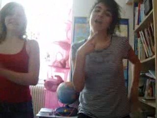 Luce & Djemia dansent sur caramell dansen