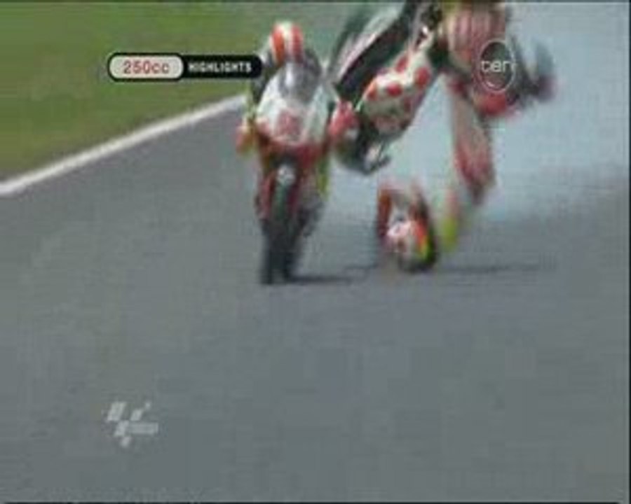 250cc Italy 2008 leaders crash