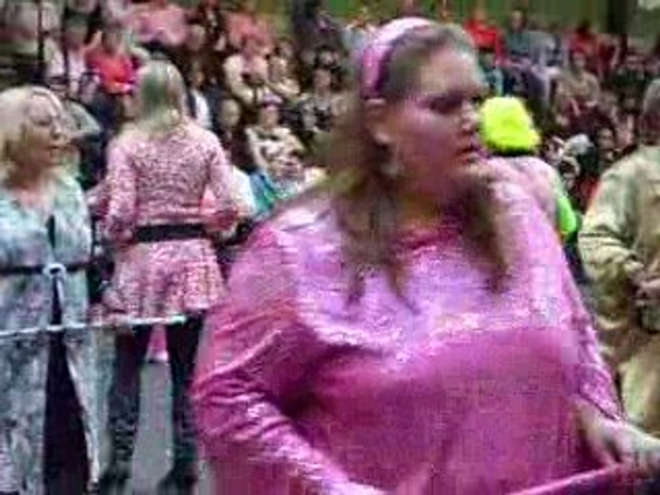 Danse de présentation du comité