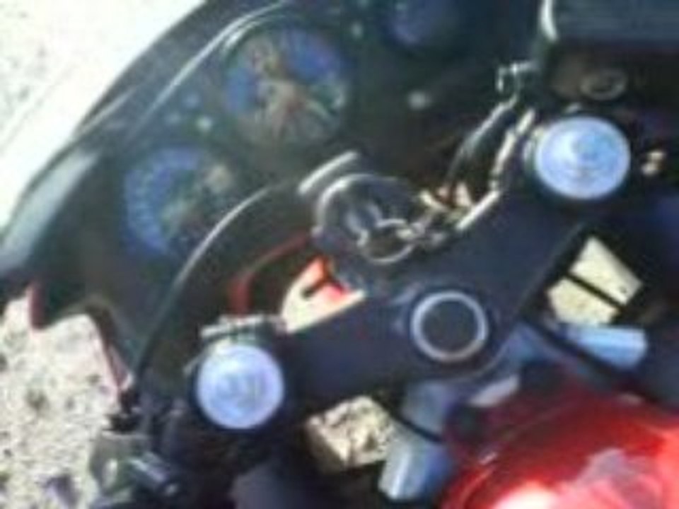 CBR 600 1999 avec echappement Devil magnum carbone